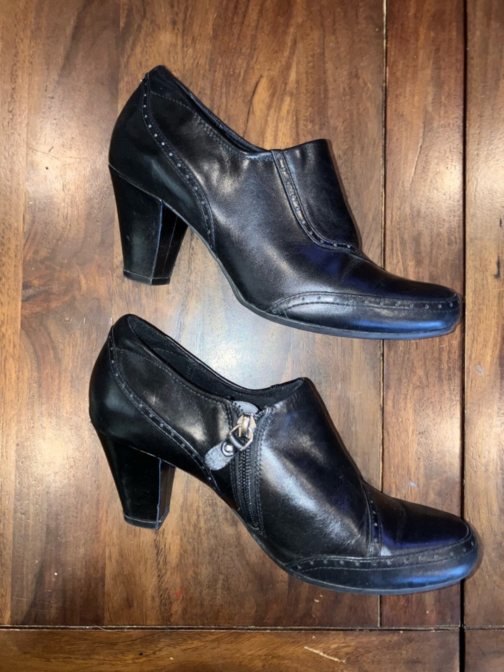 Clarks Black Leather Zip Ankle Booties with Block Heel Active Air